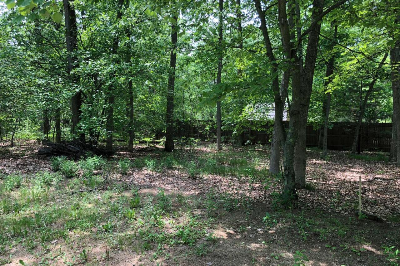 Wooded Twin Lakes Retreat 13 Mi To Lake Michigan! ภายนอก รูปภาพ